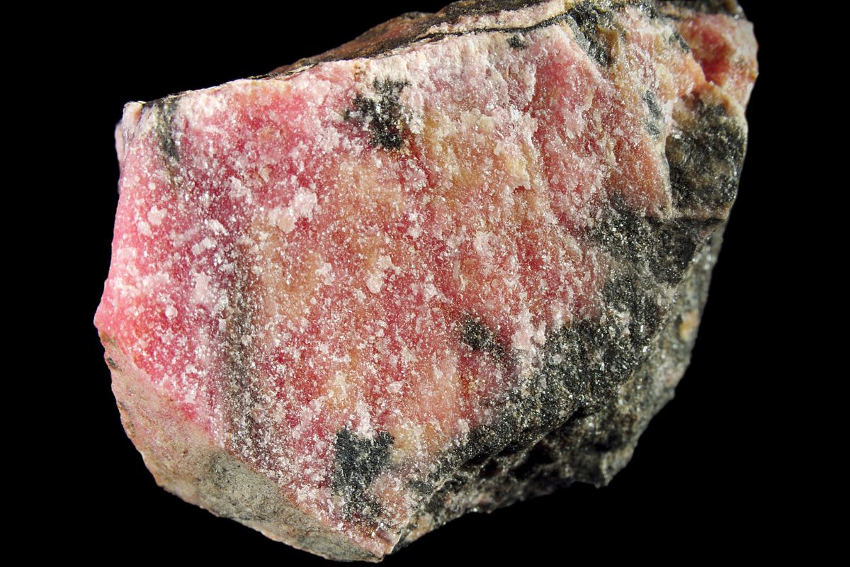 Can Rhodonite Go In Water?