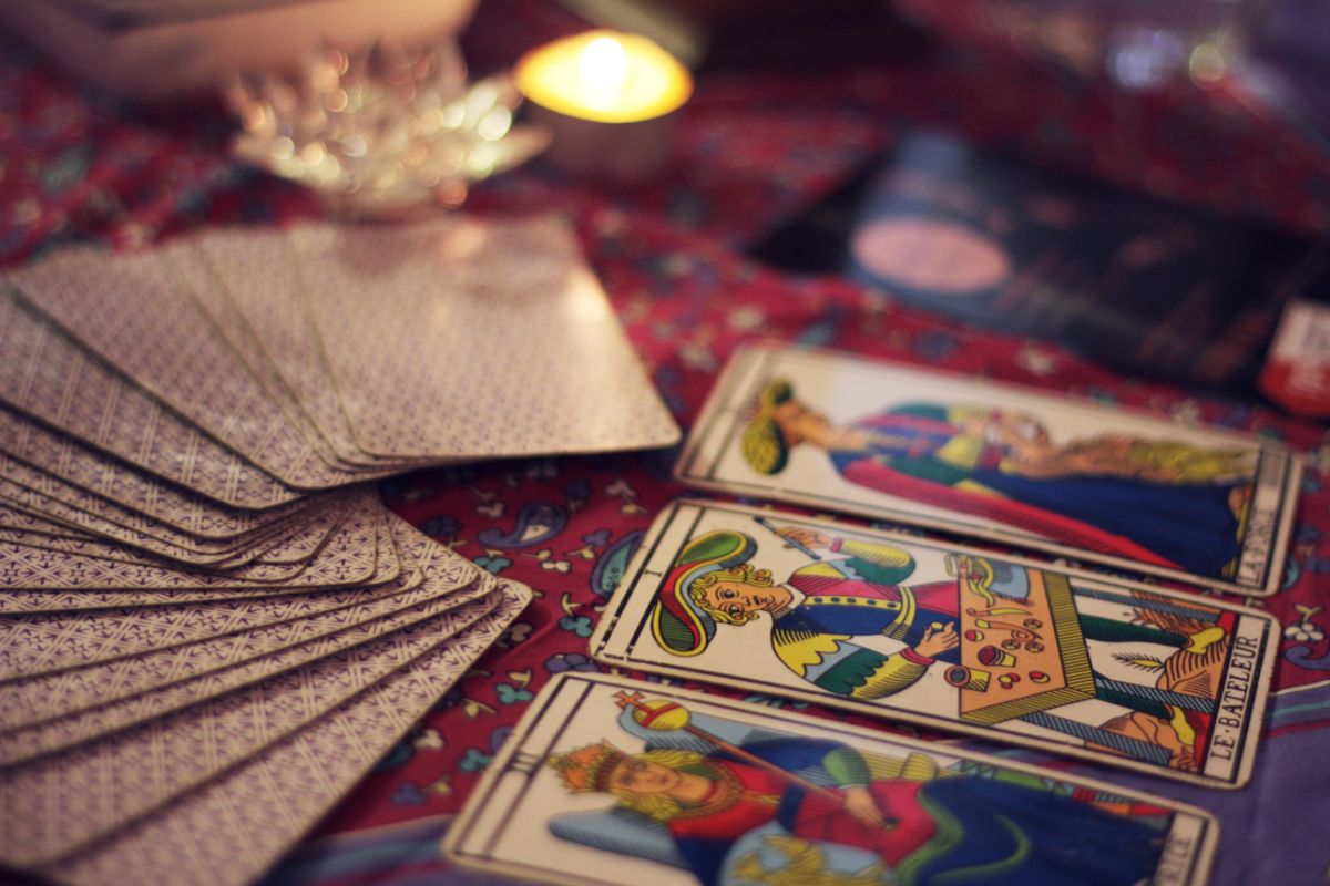 How-To-Charge-Tarot-Cards