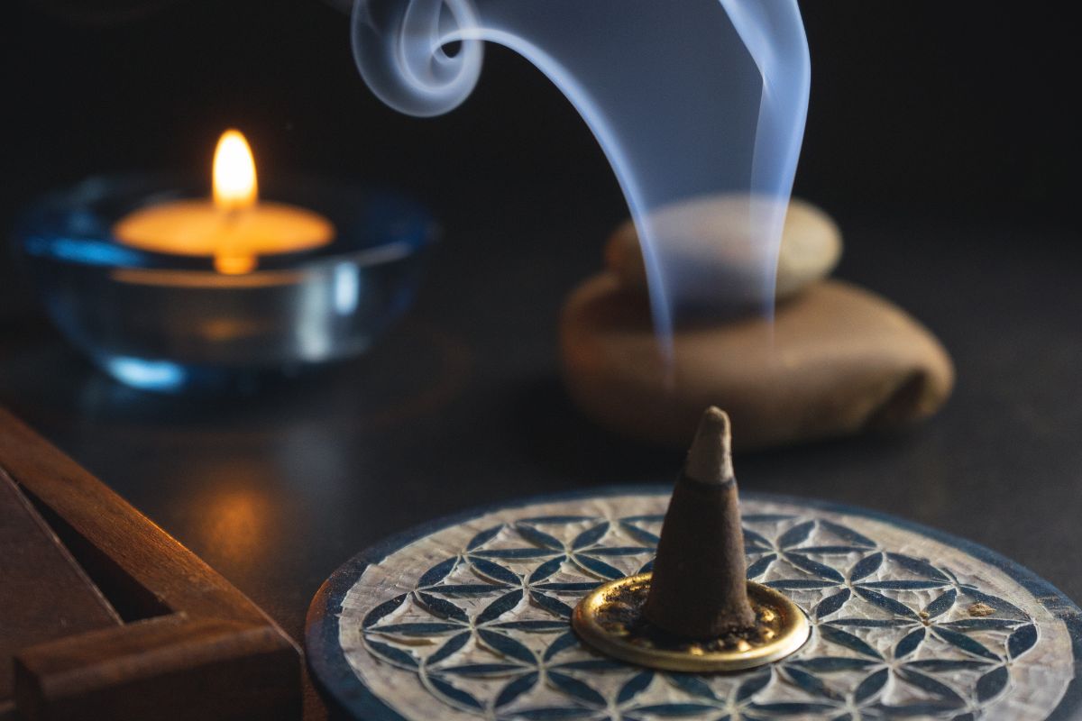 How To Put Out A Backflow Incense Cone