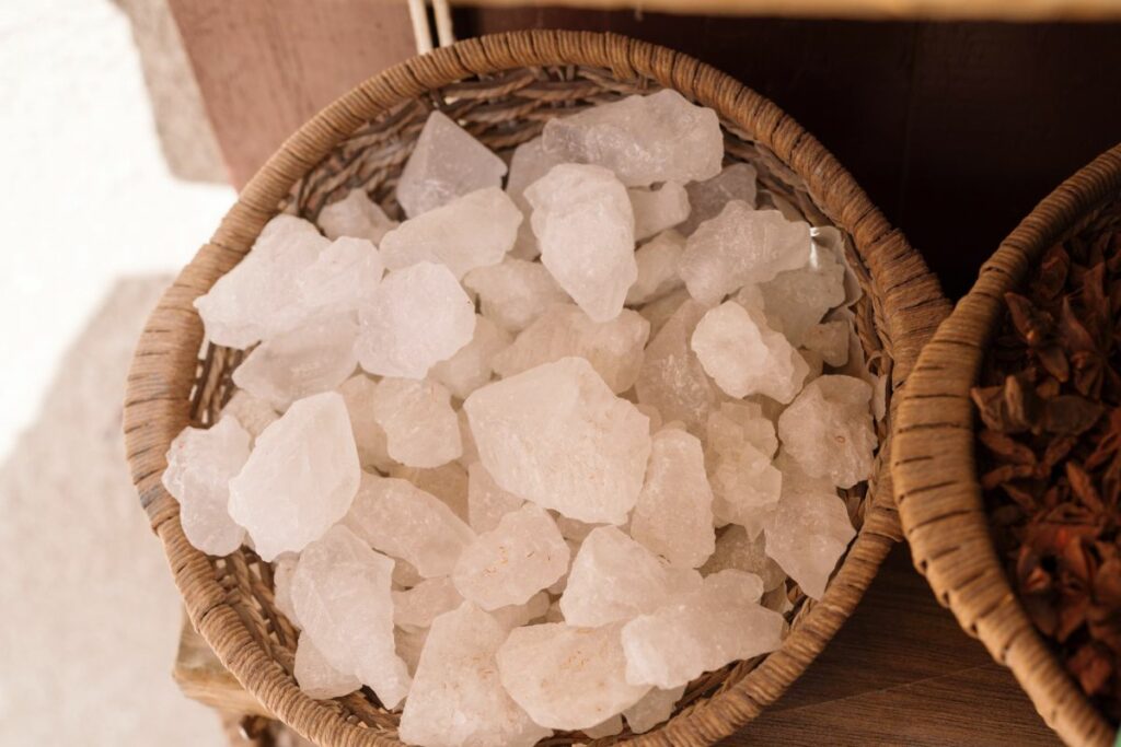 What do white crystals mean that crystal site