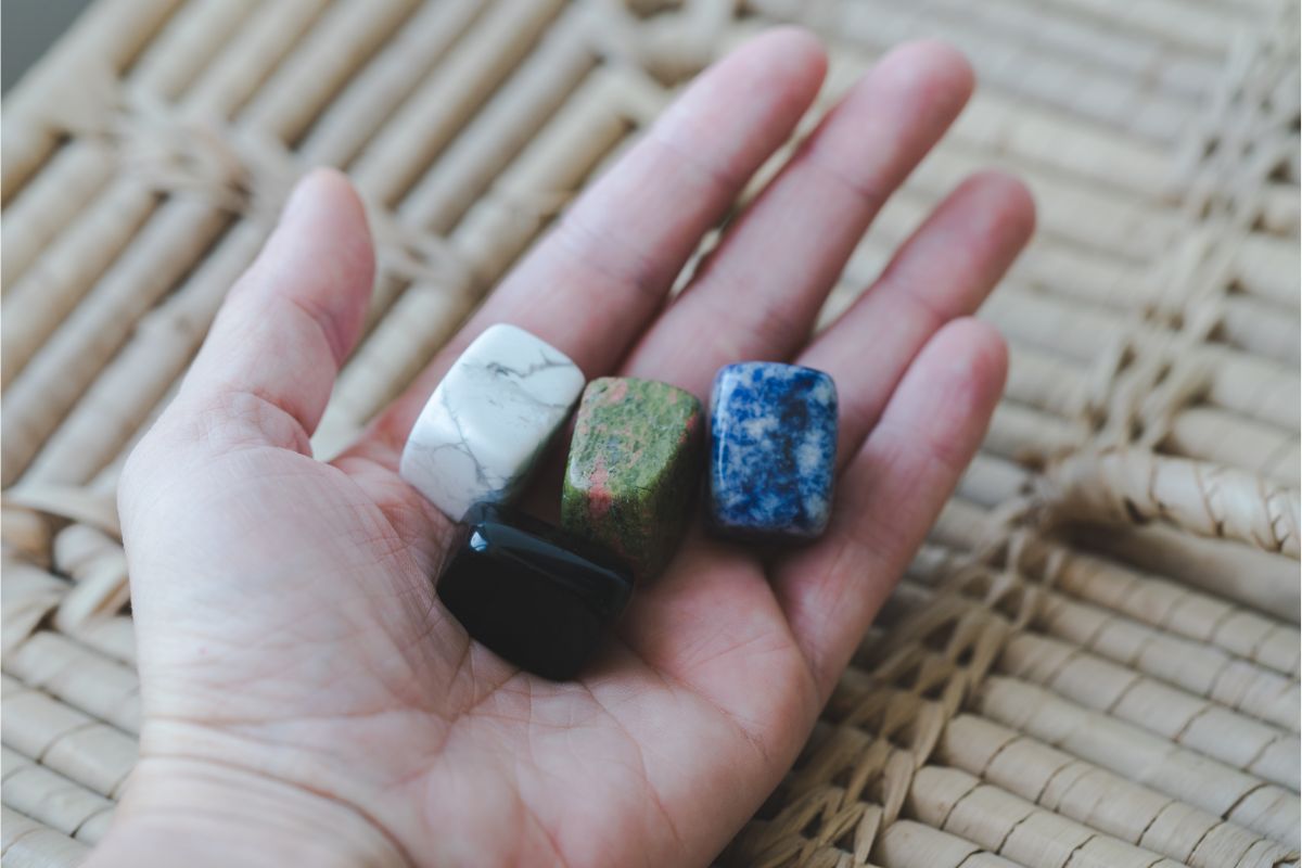 10 Crystals To Help You Move On And Let Go
