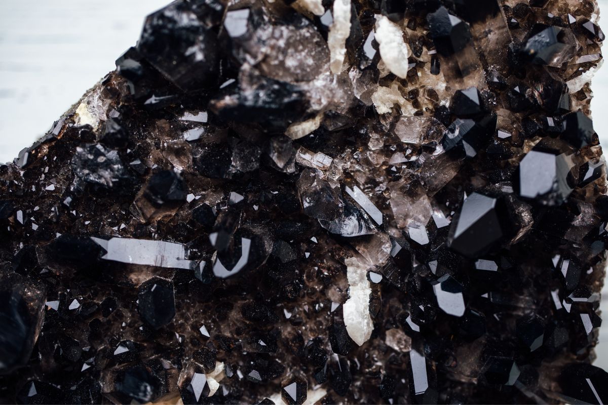 15 Beautiful Black Crystals With White Spots