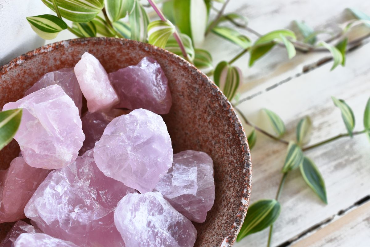 7 Helpful Crystals That Allow You To Let Go 