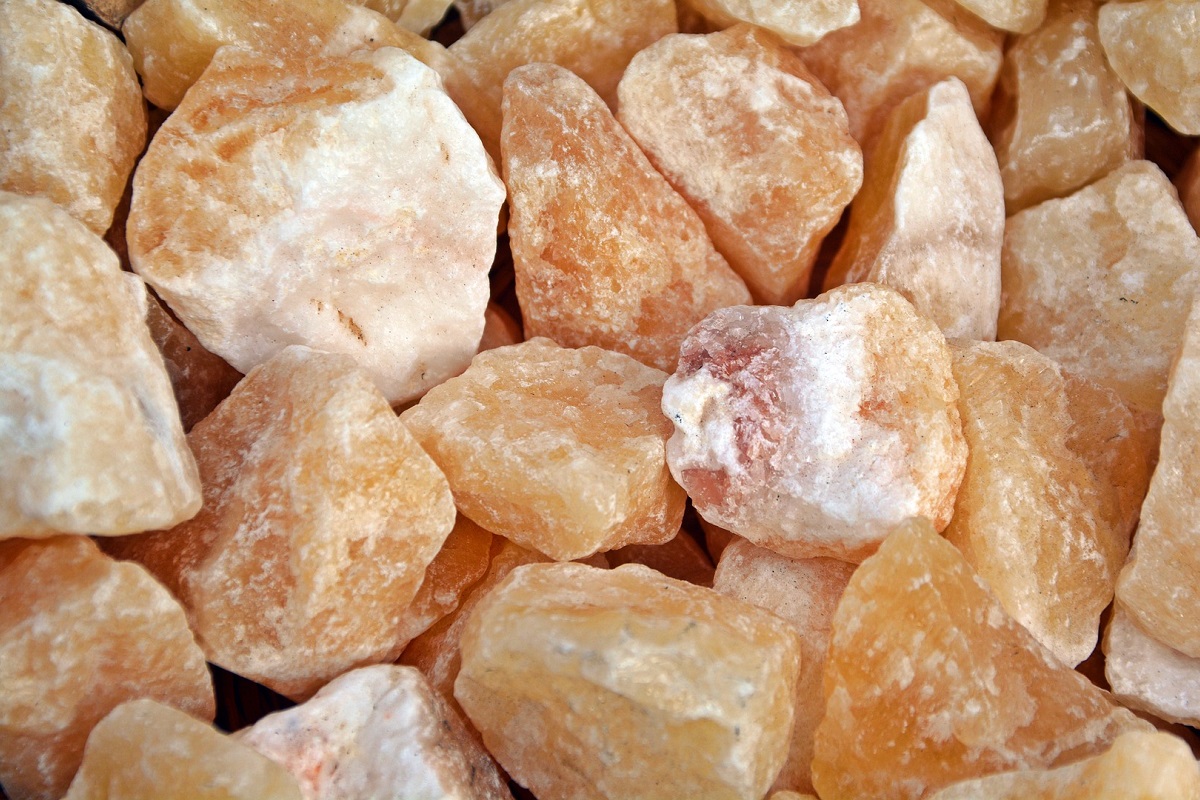 A Complete Guide To Honey Calcite - Healing Properties, Meaning, And Powers