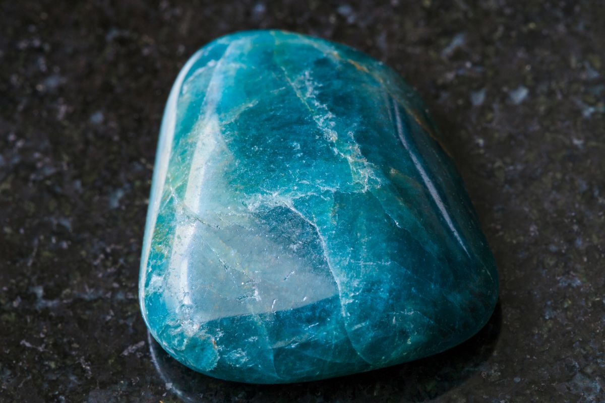 Everything You Need To Know About Blue Apatite (3)