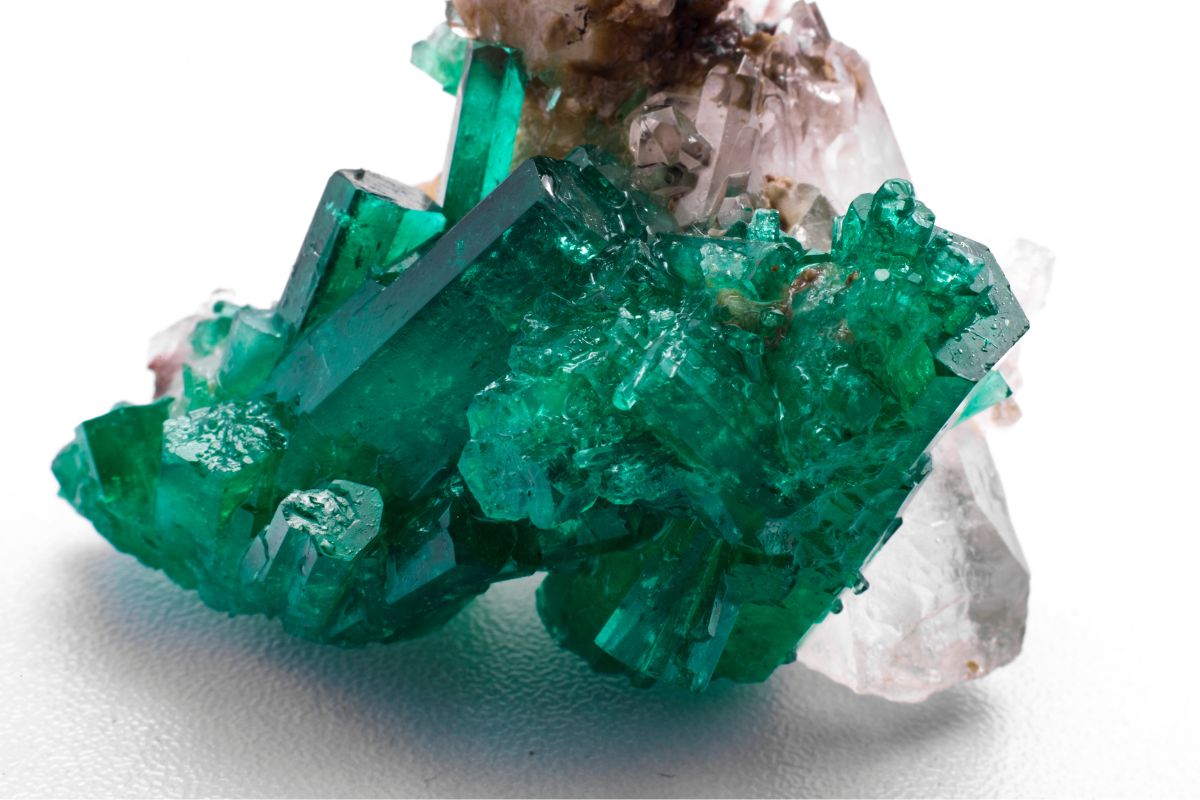 How To Identify Raw Emerald