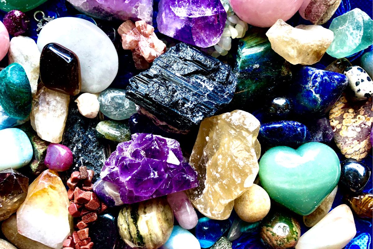 How To Meditate With Crystals