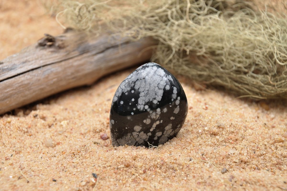 Is Snowflake Obsidian Rare Or Common?