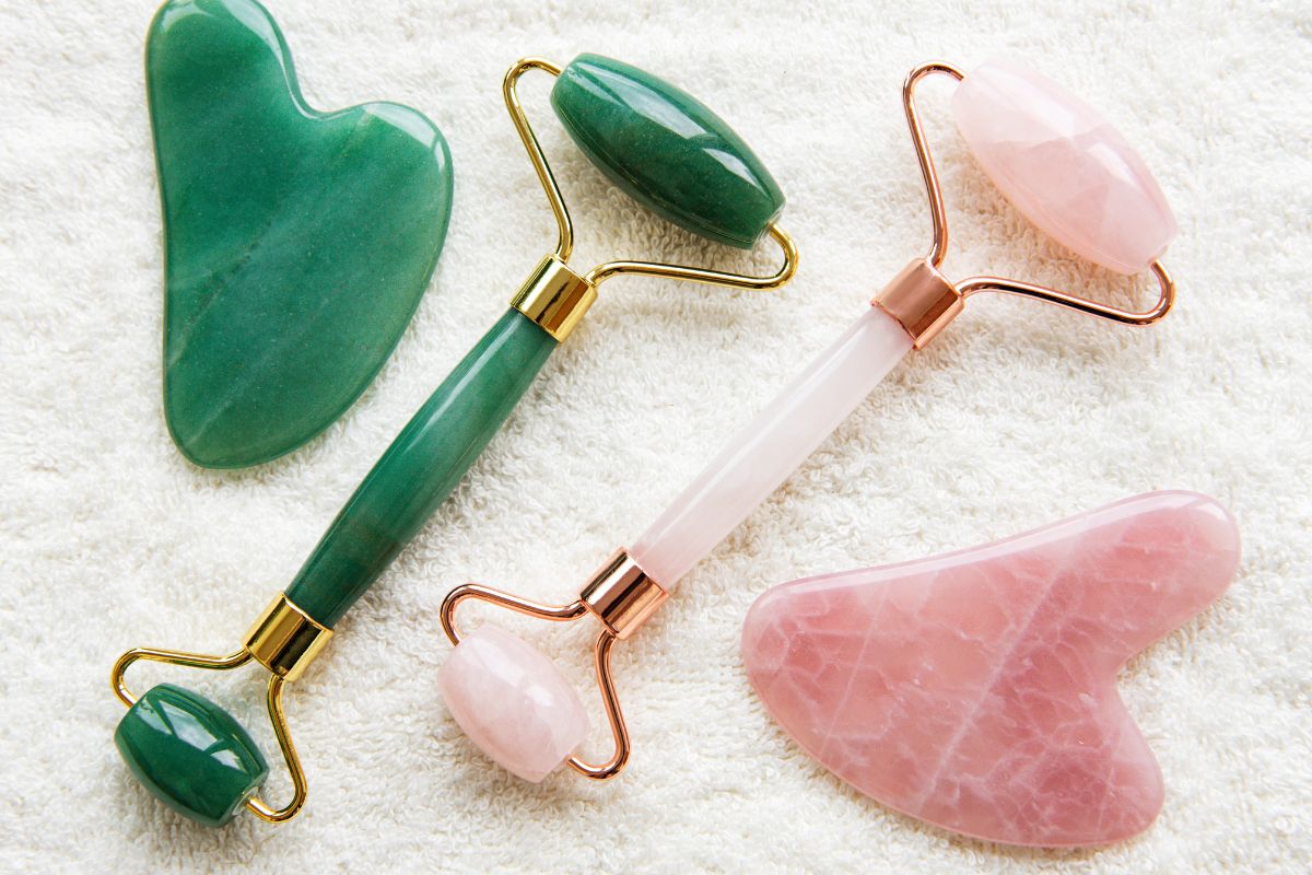 Jade VS Rose Quartz Rollers: Which One Is Better For Your Face?