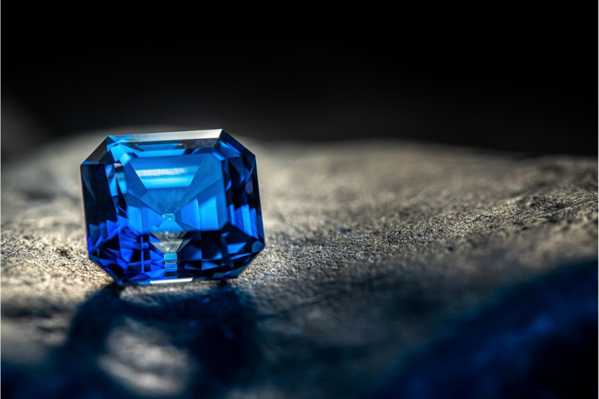 Sapphire: Symbolism & Legends