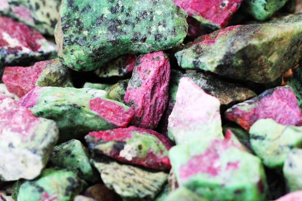The Ultimate Guide To Ruby Fuchsite (3)