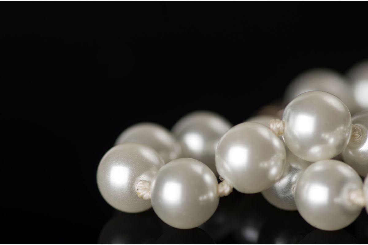 What Do Pearls Symbolize?
