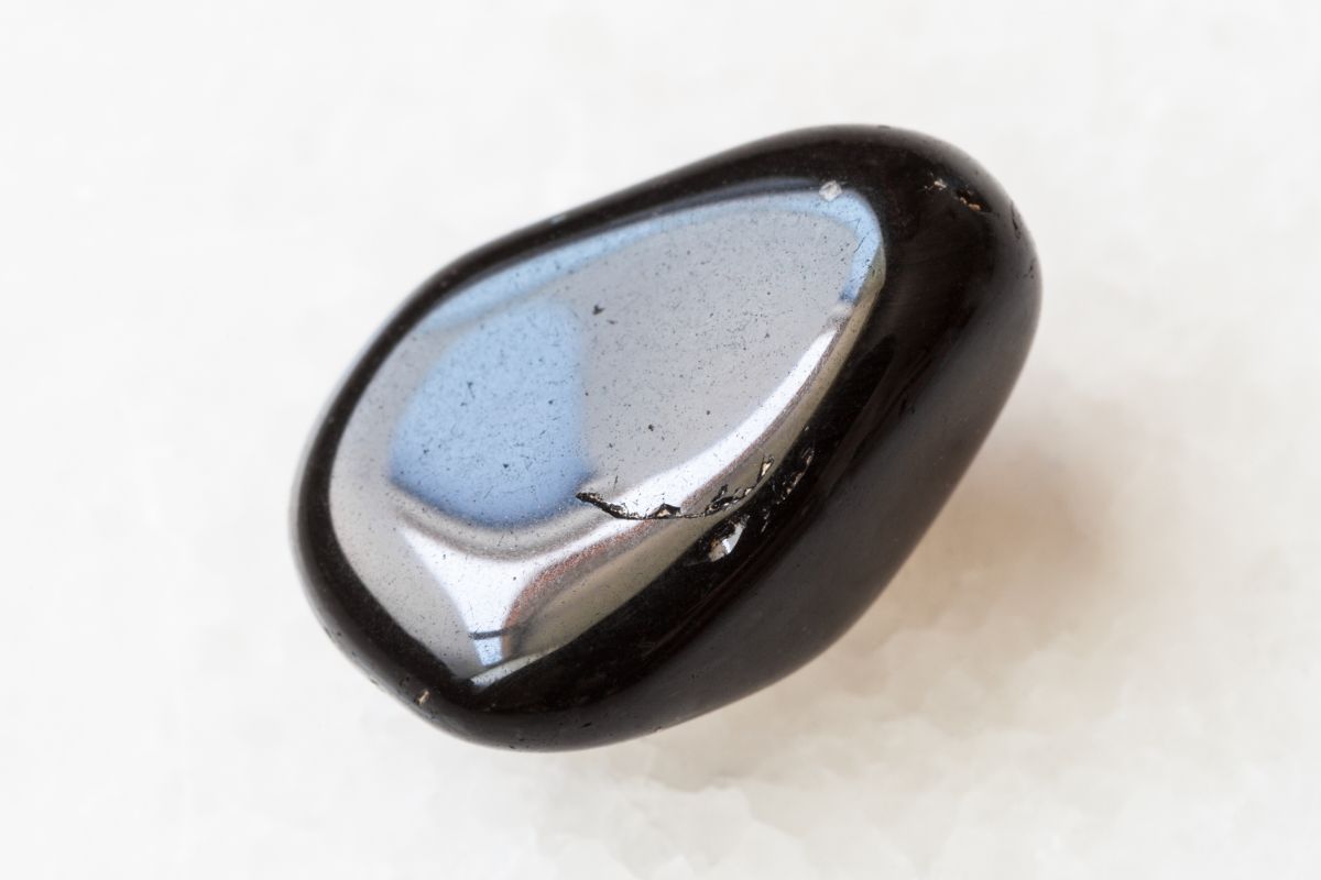What Is Rainbow Obsidian? [Causes, Uses & More]