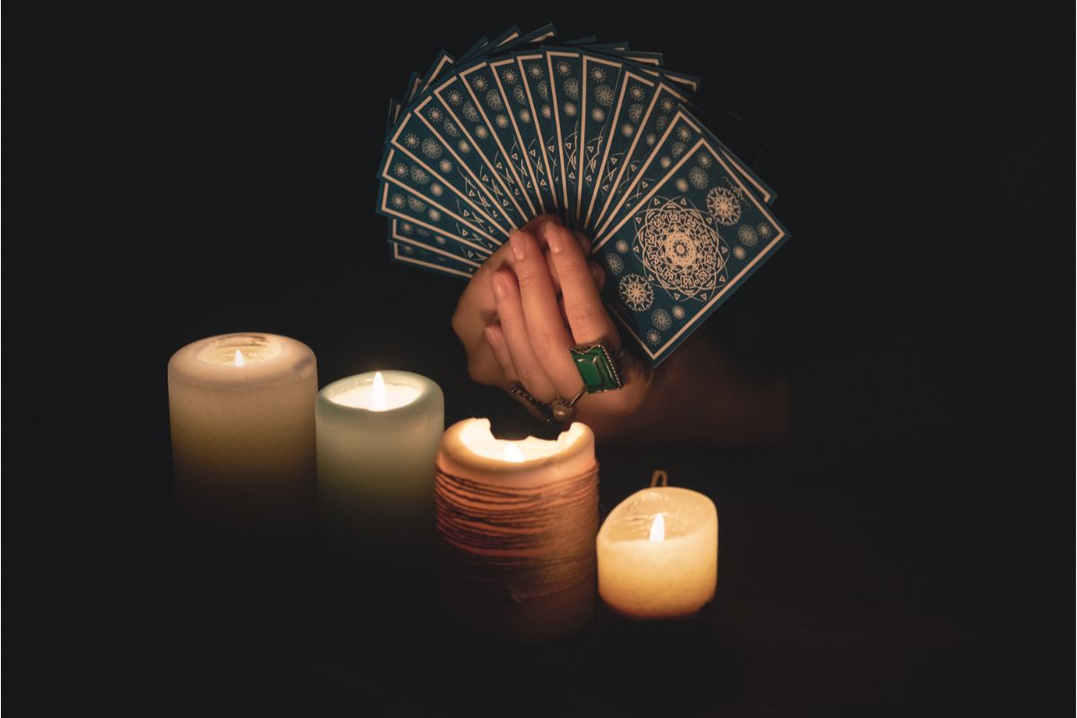 How To Do A Tarot Reading For Someone Else (1)