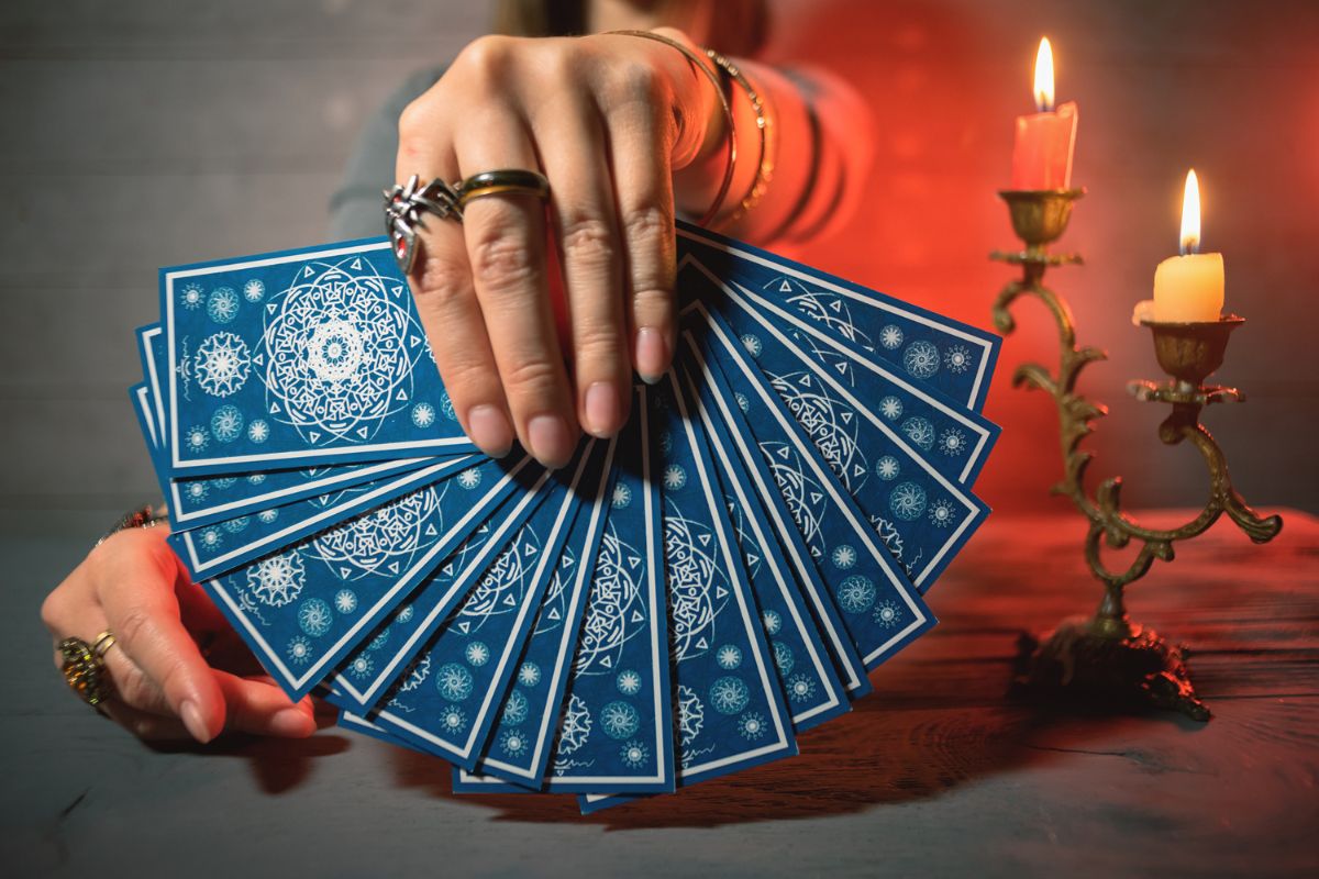 What Is A Reversed Tarot Card?