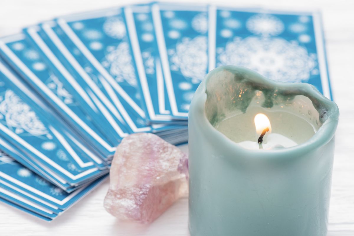 What Is The Difference Between Oracle Cards And Tarot Cards?