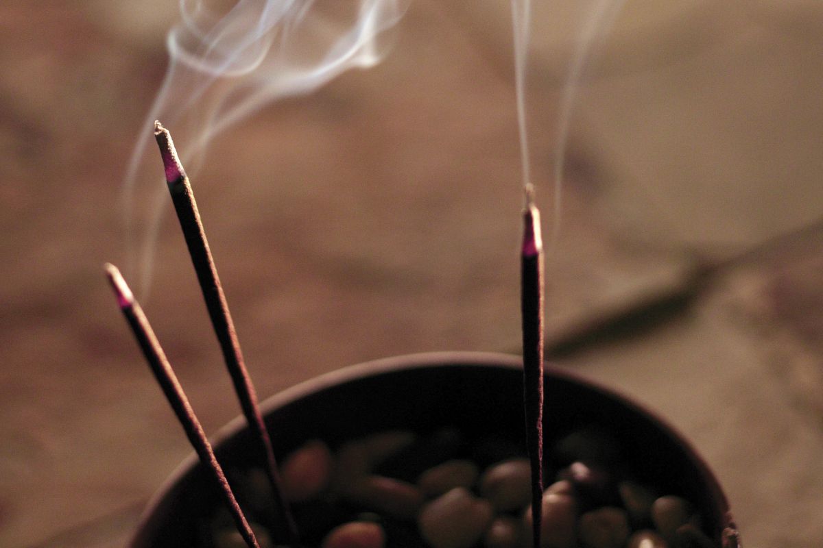 10 Best Incense Scents To Help You Sleep
