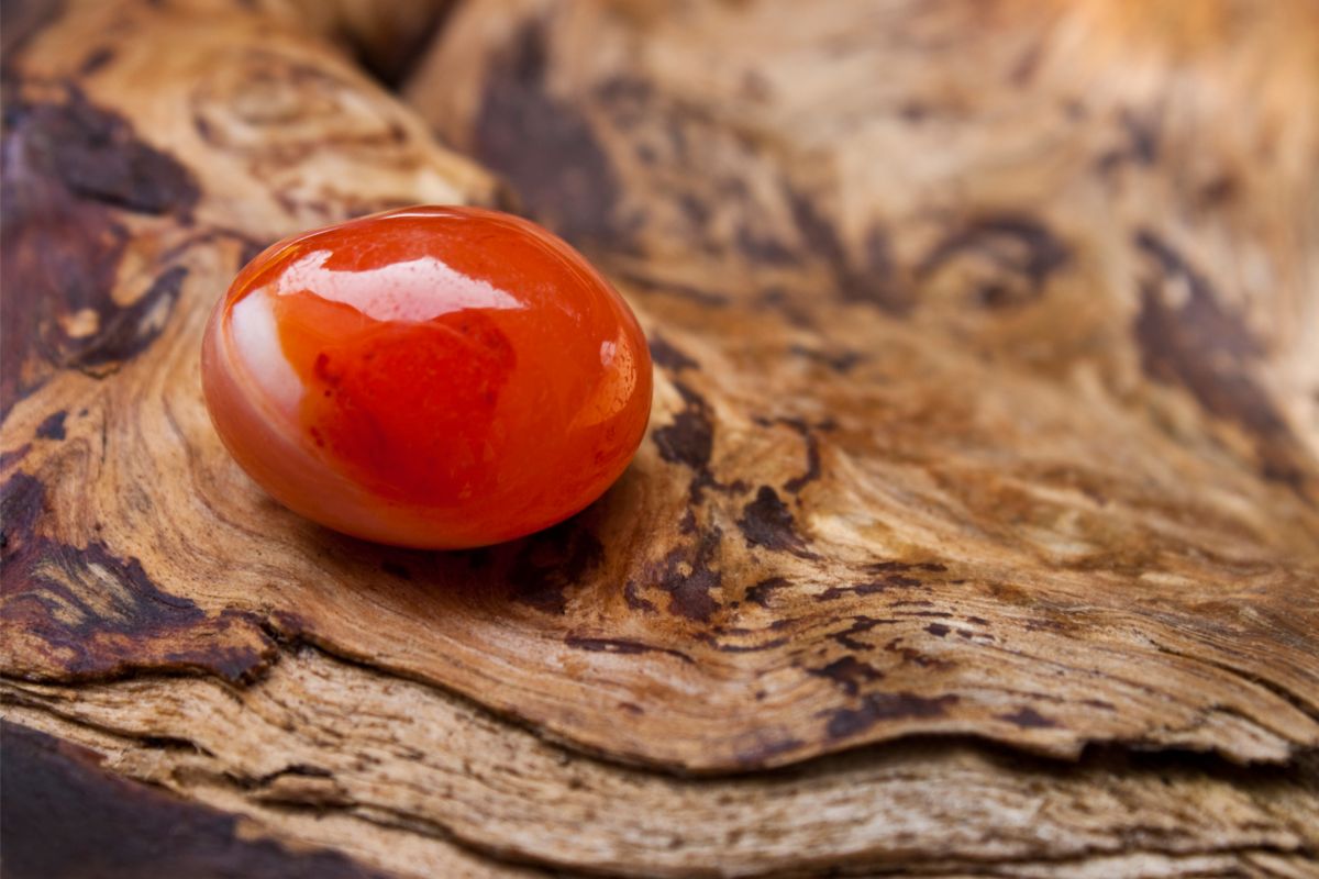 Where Is It Best To Wear Carnelian?