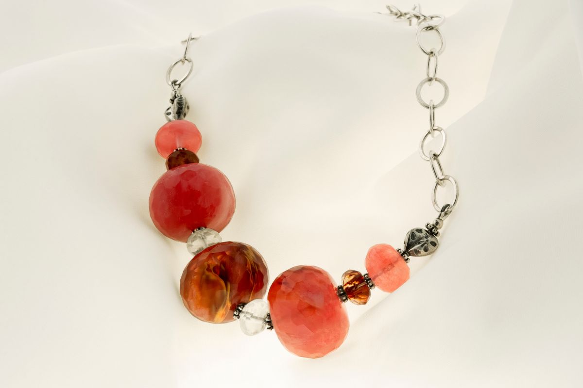 Which Zodiac Should Wear Carnelian?