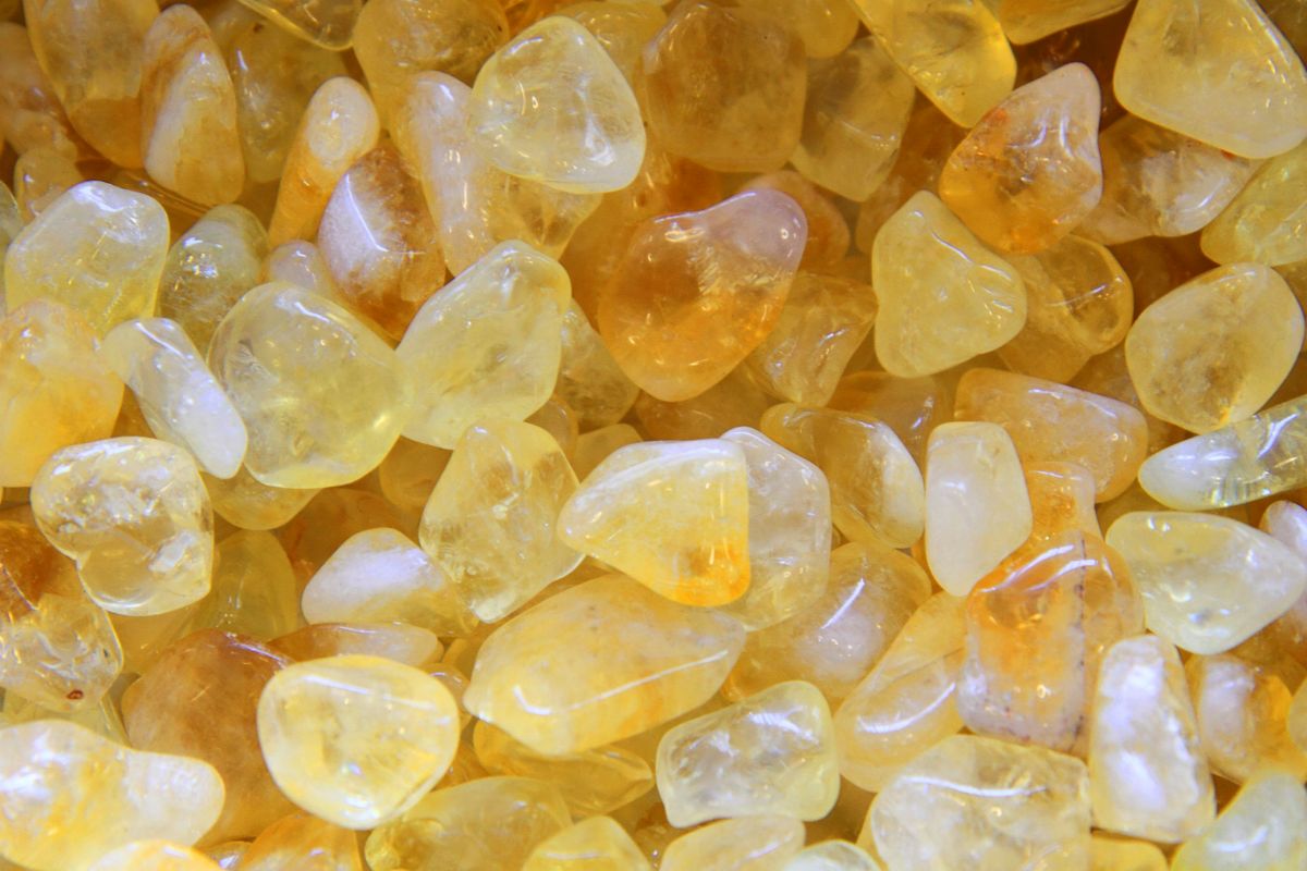 Carnelian vs Citrine - Facts, Uses & More