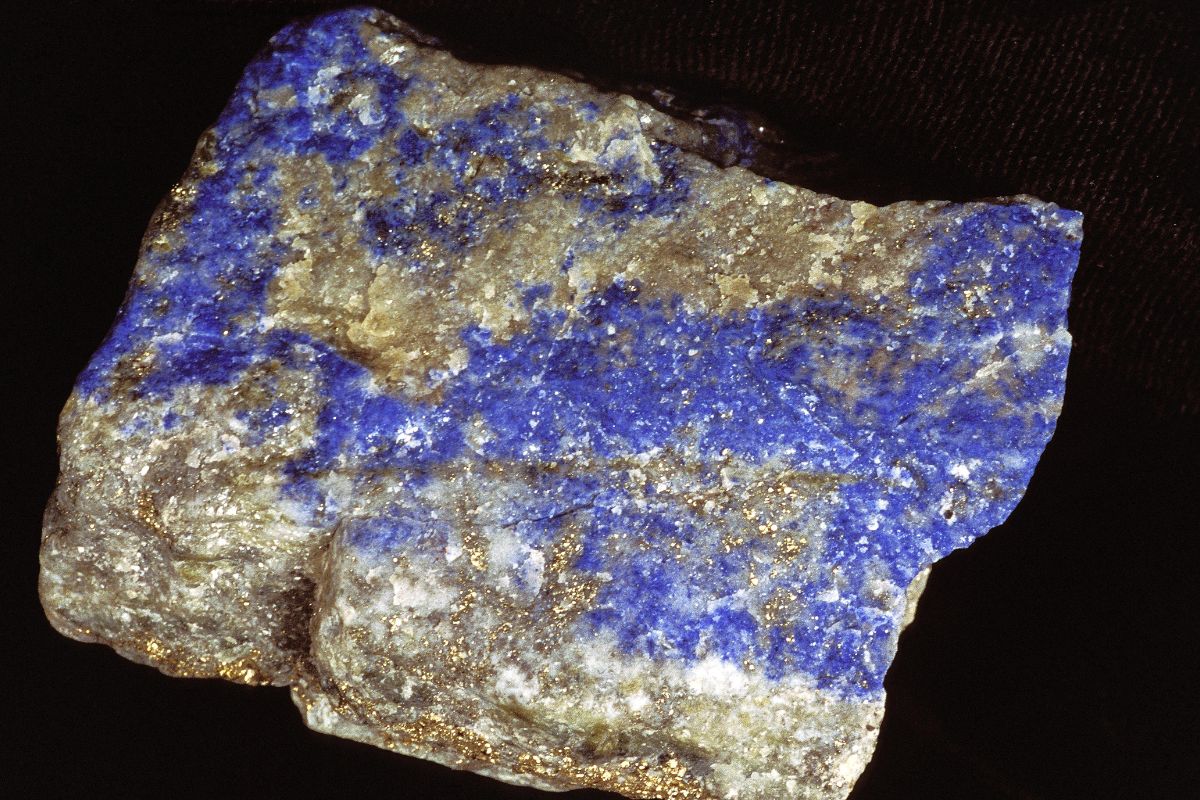 Lapis Lazuli Vs Bismuth - Facts, Uses & More