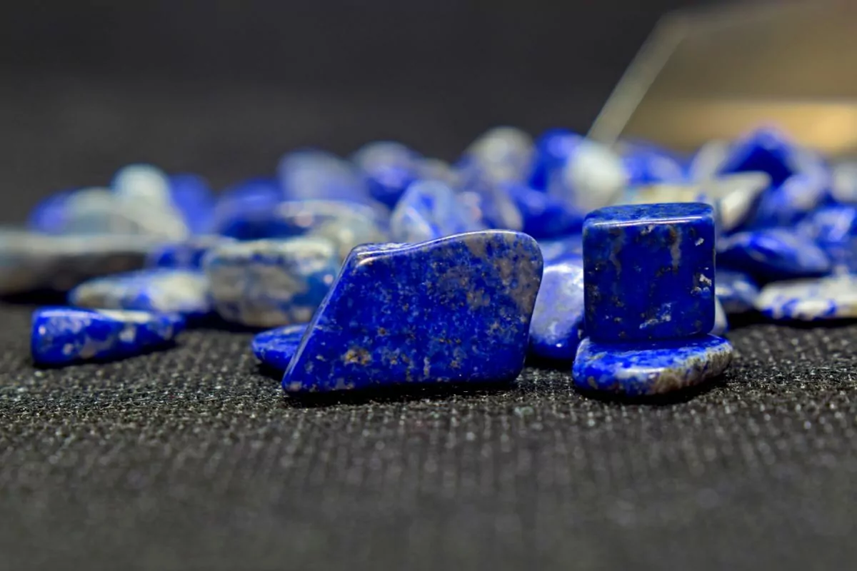 Lapis Lazuli Vs Lapis Armenus - Facts, Uses & More - That Crystal Site